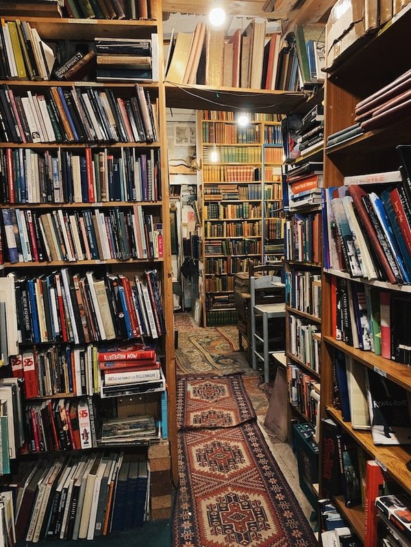 Quelles sont les règles de base pour démarrer un club de lecture réussi sur les classiques de la littérature?