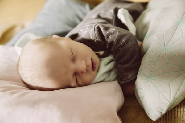 Cadeau pour nouveau-né : pourquoi opter pour un coussin personnalisé ?